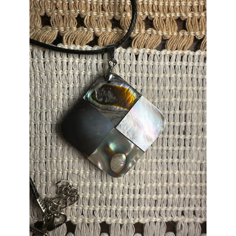 Black Iridescent Abalone Shell Pendant Necklace - Picture 6 of 8